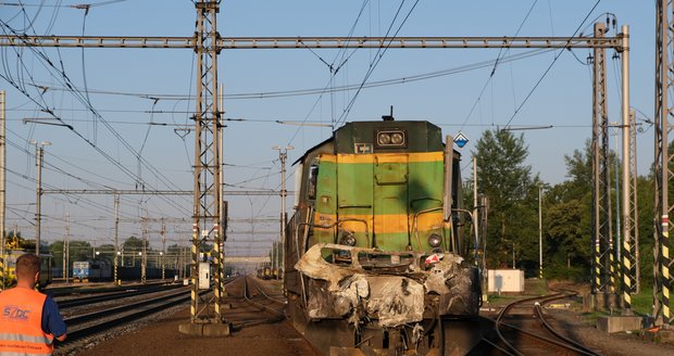 V Bohumíně se srazilo pendolino s posunovací lokomotivou. Strojvedoucí (†54) vlaku nepřežil.