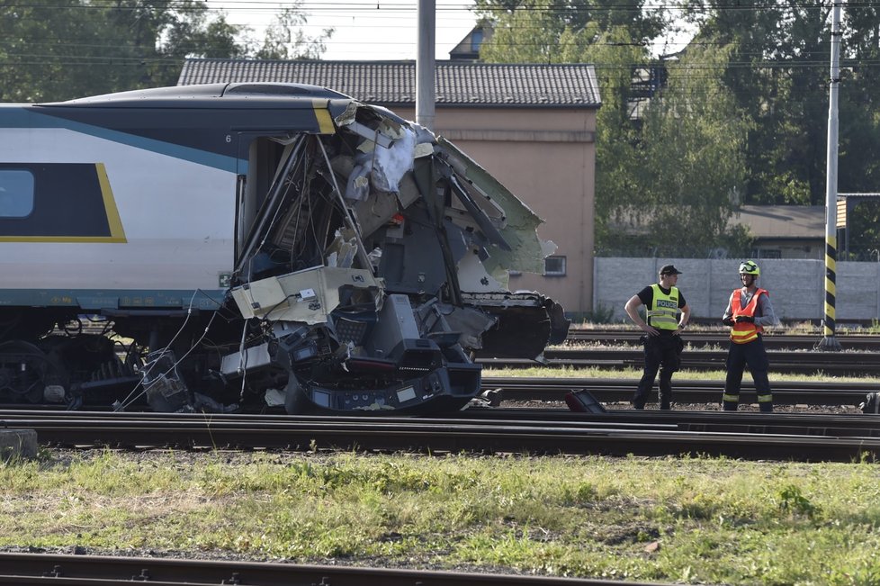 V Bohumíně se srazilo pendolino s posunovací lokomotivou. Strojvedoucí vlaku nepřežil.