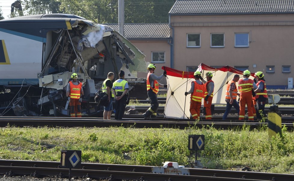 V Bohumíně se srazilo pendolino s posunovací lokomotivou. Strojvedoucí vlaku nepřežil.