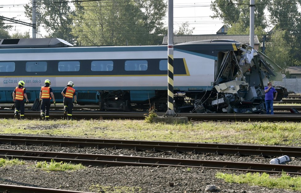 V Bohumíně se srazilo pendolino s posunovací lokomotivou. Strojvedoucí vlaku nepřežil.