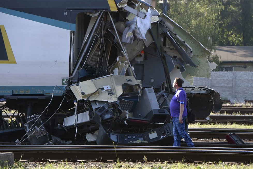 V Bohumíně se srazilo pendolino s posunovací lokomotivou. Strojvedoucí vlaku nepřežil.