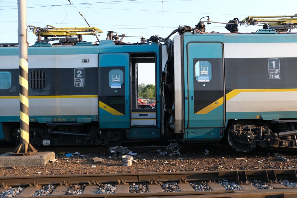 V Bohumíně se srazilo pendolino s posunovací lokomotivou. Strojvedoucí (†54) vlaku nepřežil.