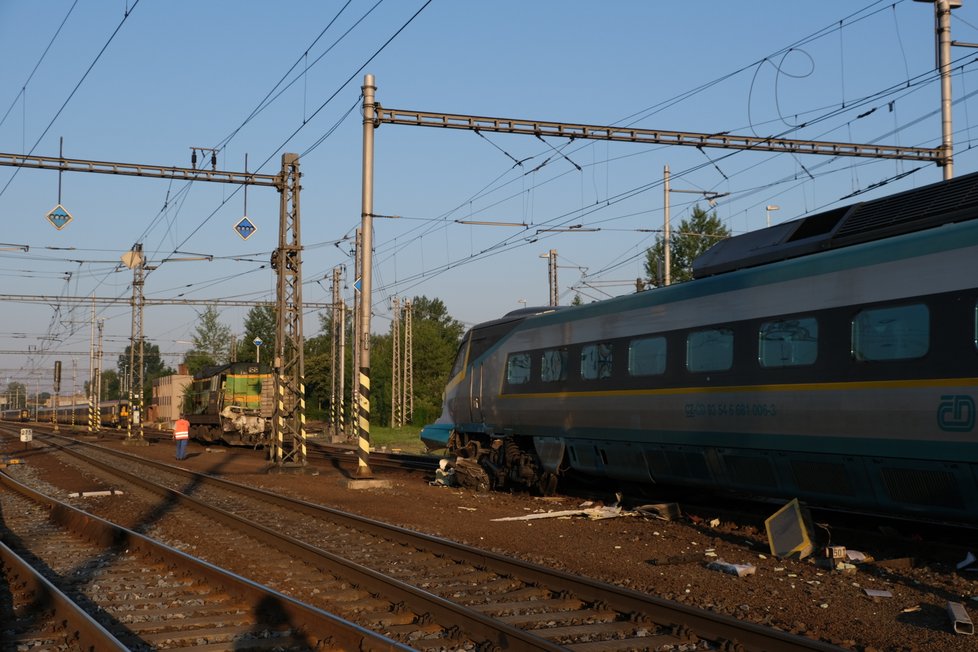 V Bohumíně se srazilo pendolino s posunovací lokomotivou. Strojvedoucí (†54) vlaku nepřežil.