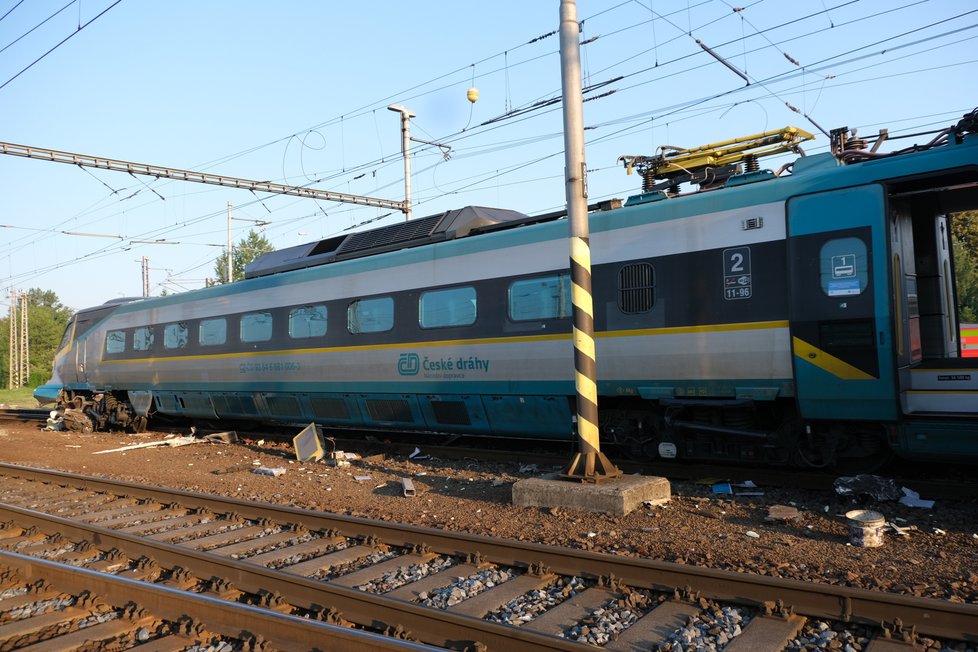 V Bohumíně se srazilo pendolino s posunovací lokomotivou. Strojvedoucí (†54) vlaku nepřežil.