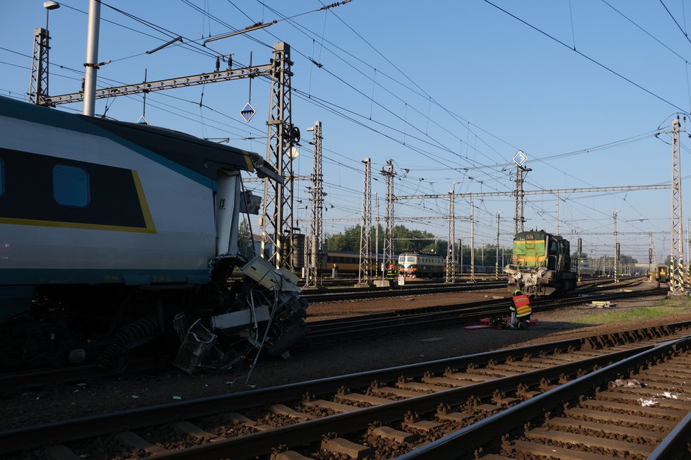 V Bohumíně se srazilo pendolino s posunovací lokomotivou. Strojvedoucí (†54) vlaku nepřežil.