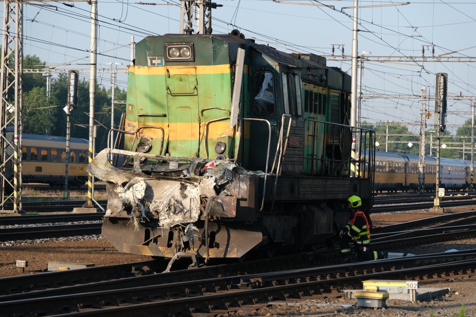 V Bohumíně se srazilo pendolino s posunovací lokomotivou. Strojvedoucí (†54) vlaku nepřežil.