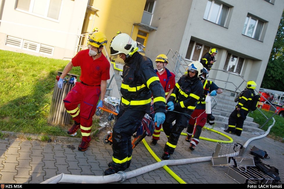 Požár v Bohumíně si vyžádal 11 obětí a řadu zraněných.