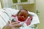Malá Anežka se narodila den poté, co policie našla jejího otce. Bohužel mrtvého