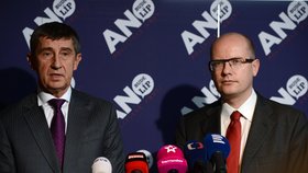 „Trapné divadlo, kluci z mateřské školy.“ Sobotka a Babiš to schytali za hádky