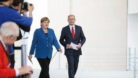 Premiér Bohuslav Sobotka s německou kancléřkou Angelou Merkelovou v Berlíně