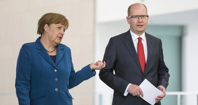 Premiér Bohuslav Sobotka s německou kancléřkou Angelou Merkelovou v Berlíně