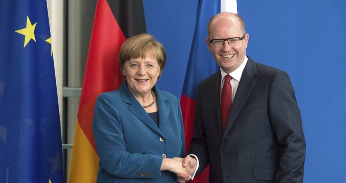 Premiér Bohuslav Sobotka s německou kancléřkou Angelou Merkel.