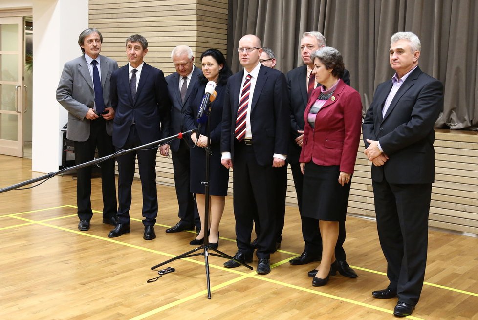 „Upečení“ koalice: Společný brífink vyjednávacích týmů ANO a ČSSD