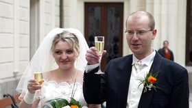 Bohuslav Sobotka s manželkou Olgou oznámili, že budou hledat jiné uspořádání rodinného života.