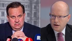 Premiér Bohuslav Sobotka (ČSSD, vpravo) detailněji promluvil o tom, proč končí ministr Jan Mládek (ČSSD).