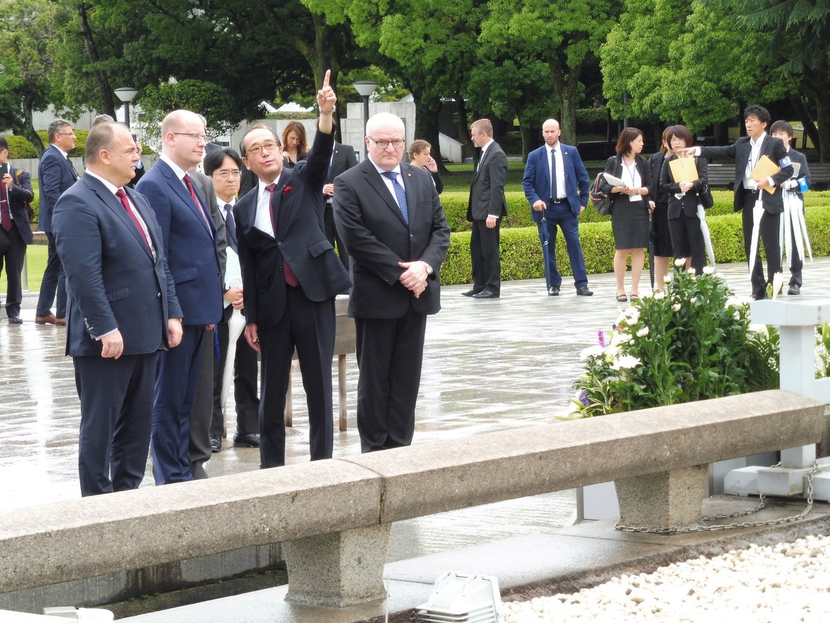 Sobotka v Hirošimě: Kladení věnce u památníku obětem