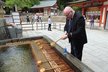 Sobotkova japonská mise: Ministr kultury Daniel Herman na ostrově Mijadžima