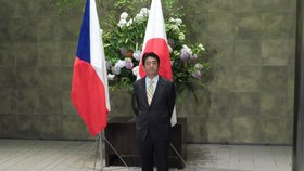 Sobotkova japonská mise: Premiér Šinzó Abe čekající na svého českého protějška