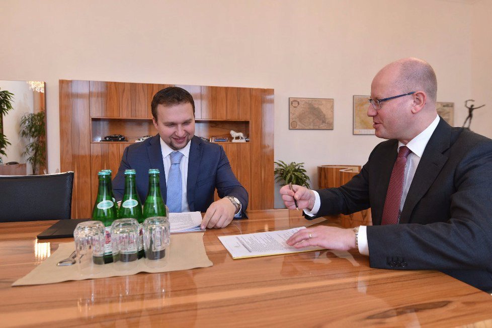 U Sobotky na „koberečku“: Ministr Jurečka projednával s premiérem situaci v českém zemědělství.
