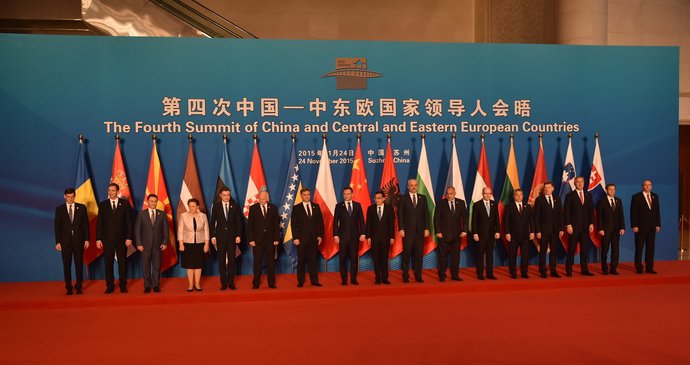 Sobotka v Číně: Premiér se zúčastnil summitu 16+1 v Su-čou.