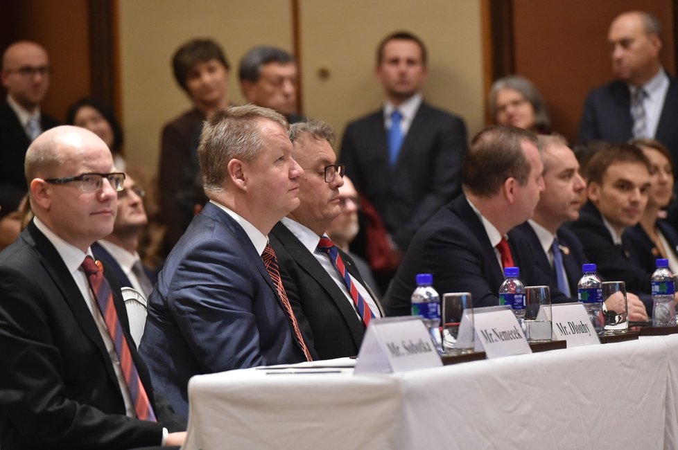 Premiér Bohuslav Sobotka na návštěvě Číny: Podnikatelský seminář