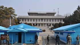 Premiér Sobotka zavítal na ostře hlídanou hranici Jižní a Severní Koreje