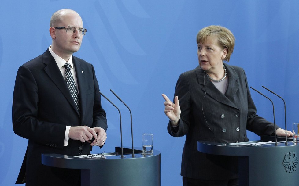 Angela Merkel a Bohuslav Sobotka během berlínského vrífinku