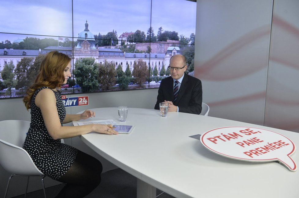 Předseda vlády Bohuslav Sobotka (ČSSD) v pořadu Blesk TV „Ptám se, pane premiére“