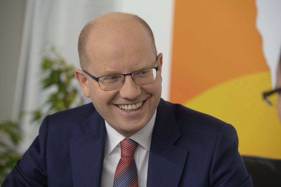 Premiér Bohuslav Sobotka (ČSSD) řekl, že problém s těžební společností OKD nastal už v 90. letech. Stát tehdy ve firmě ztratil takzvanou divokou privatizací většinový podíl, aniž získal odpovídající protihodnotu, uvedl.