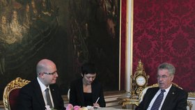 Rakouský prezident Fischer přivítal Sobotku ve vídeňském Hofburgu