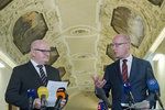 Premiér Sobotka a ministr kultury Herman se sešli v Národní knihovně v pražském Klementinu.