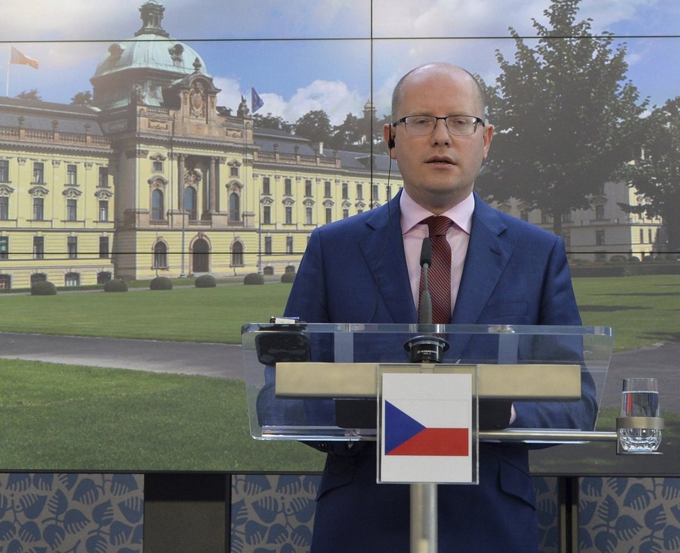 Premiér Bohuslav Sobotka na tiskové konferenci na Úřadu vlády