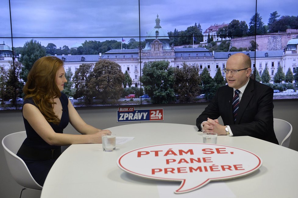 Premiér Bohuslav Sobotka ve studiu Blesku