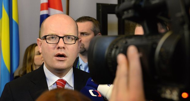 Premiér Sobotka k puči v Turecku: „Násilí a zbraně nemají v demokracii místo“