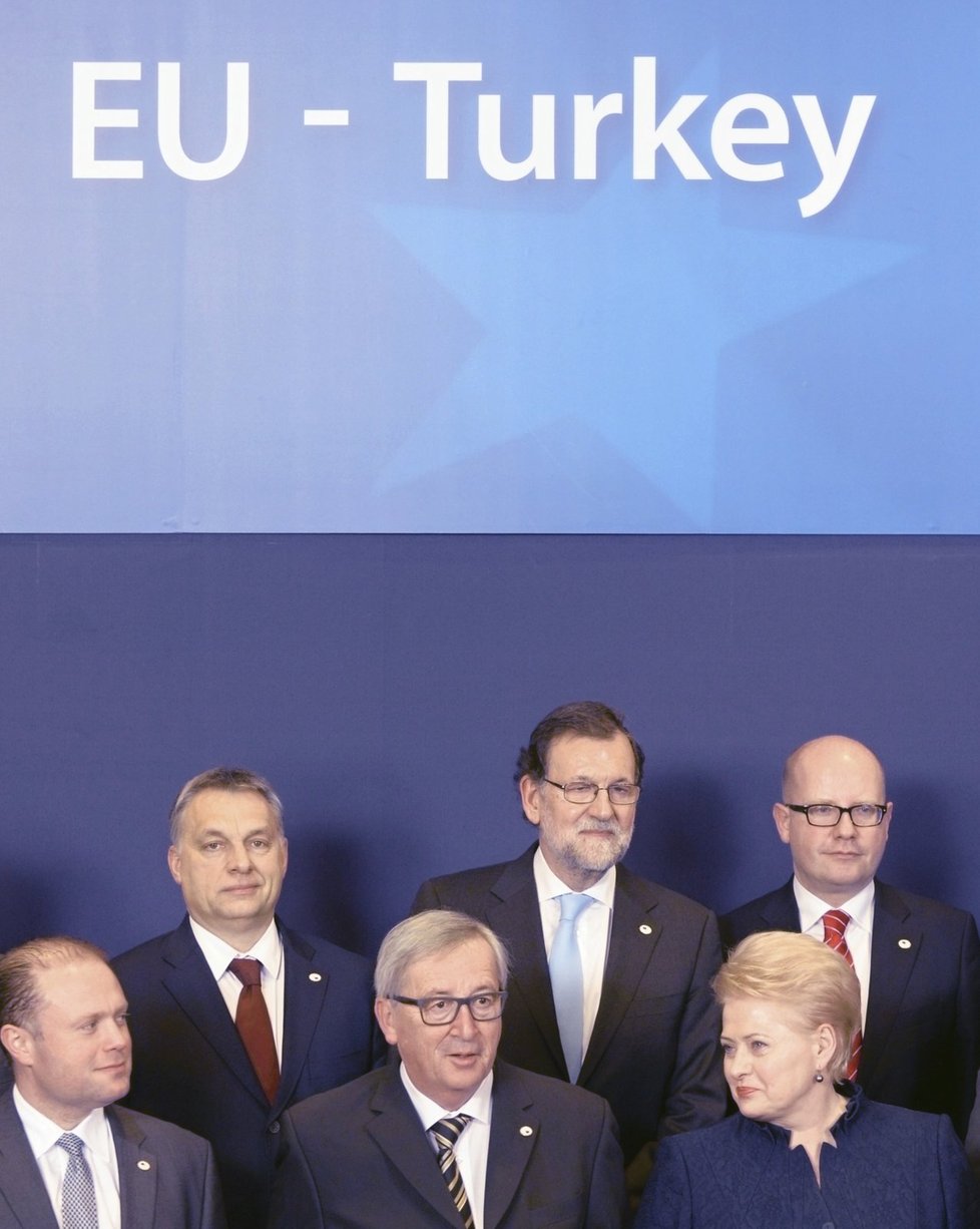 Premiér Bohuslav Sobotka (ČSSD) na summitu EU-Turecko v Bruselu 7. března 2016