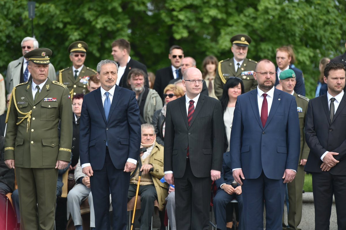 Premiér Sobotka nechyběl 8. května 2017 na Vítkově, prezident Zeman pietní akt vynechal