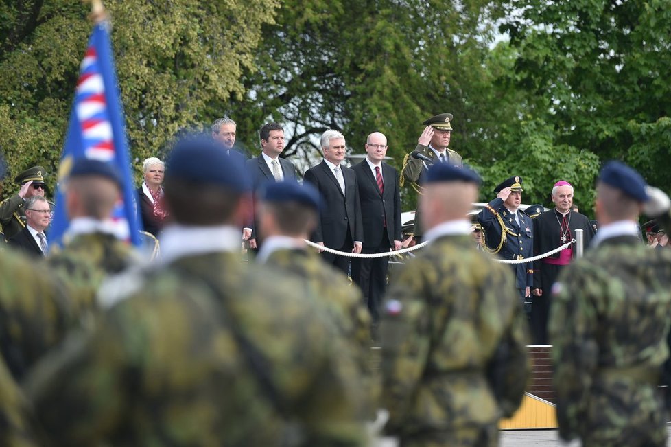 Premiér Sobotka nechyběl 8. května 2017 na Vítkově, prezident Zeman pietní akt vynechal