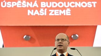 Sobotka si kupuje důchodce. Slibuje, že pro ně prosadí vyšší penze o 500 korun