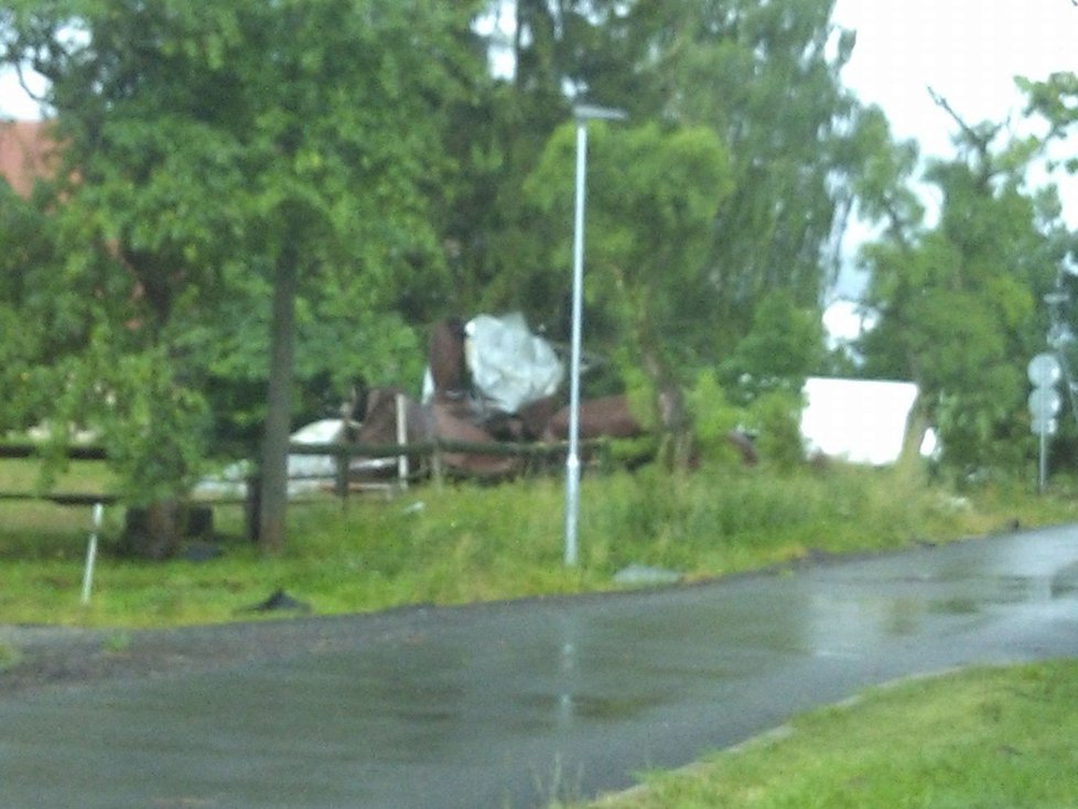 Vichřice poničila třetinu obce Bohuslavice