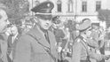 Velitel freikorpsu Henlein (vlevo F. May)
