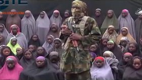 Bojovníci Boko Haram často unášejí ženy a dívky, které pak musí sloužit jako sexuální otrokyně nebo sebevražedné atentátnice.