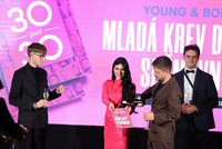Party politiků 30 pod 30: Outfit z perel i selfíčka s matadory. Dorazili Havlíček, Válek, i Benda!