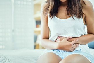 Křeče, bolesti, silný výtok! Co je při menstruaci normální a kdy je třeba jít k lékaři? Křeče, bolesti, silný výtok! Co je při menstruaci normální a kdy je třeba jít k lékaři?