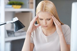 Velký přehled bolestí hlavy! Co je běžná, jak poznat migrénu a co pomáhá?