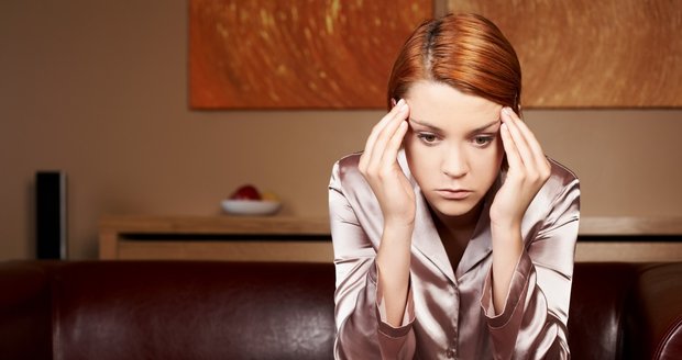 Úporná bolest hlavy nás dokáže pořádně potrápit.
