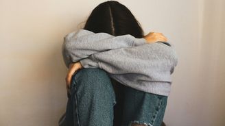 Emoční parentifikace: Když dítě zastává práci rodiče, může ho to těžce poznamenat Emoční parentifikace: Když dítě zastává práci rodiče, může ho to těžce poznamenat