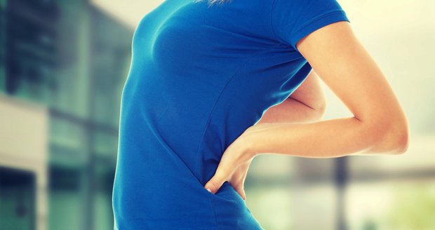 Osteoporóza: Jak vypadají hlavní příznaky a co s nimi dělat? 