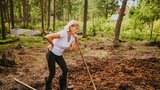 Většina zahrádkářů si ničí záda. Jak pěstovat chytře a bez dřiny?