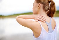 Odborník radí: Co dělat, když bolí rameno