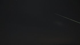 Devatenáctého ledna večer prolétl nad Českem jasně zářící bolid. Takto ho zachytily kamery na různých místech republiky.